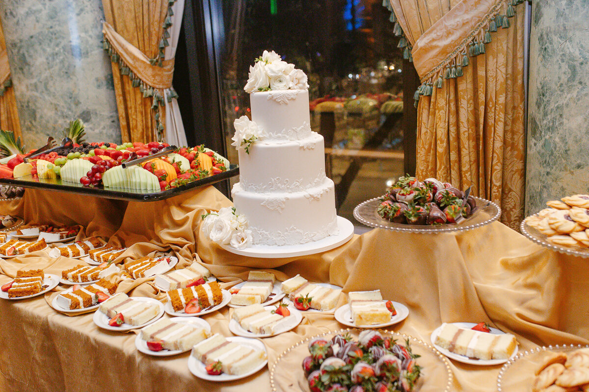 Chicago luxury editorial wedding photographer (The Drake hotel Princess Diana Suite Milton Lee Olive Park) 14-38