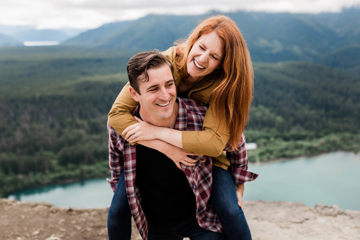 rattlesnake-ledge-engagement-session-29