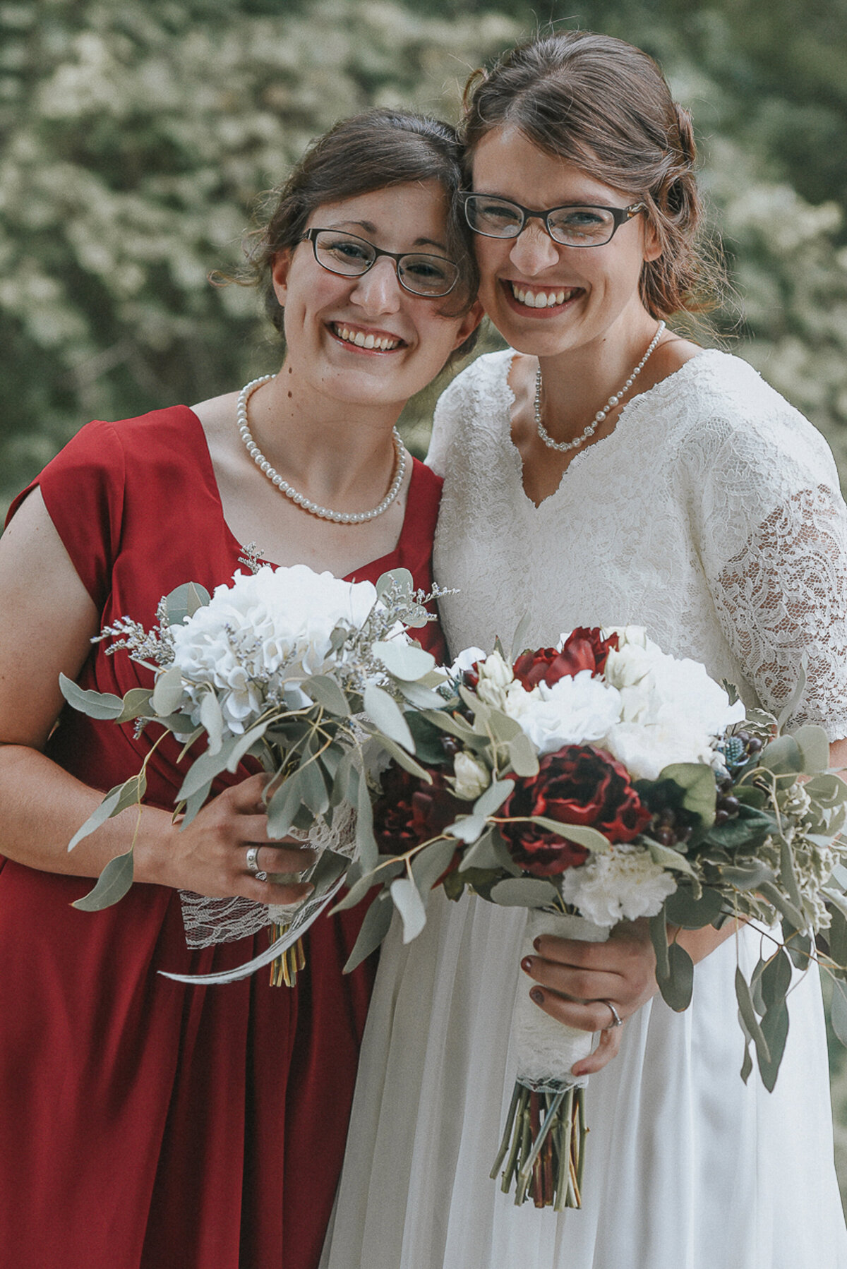wedding bridal party | Iowa wedding photographer | Iowa Photographer | Playlife | Cedar Rapids | Iowa City | Kalona | Alaynna Ann Schwartz-30