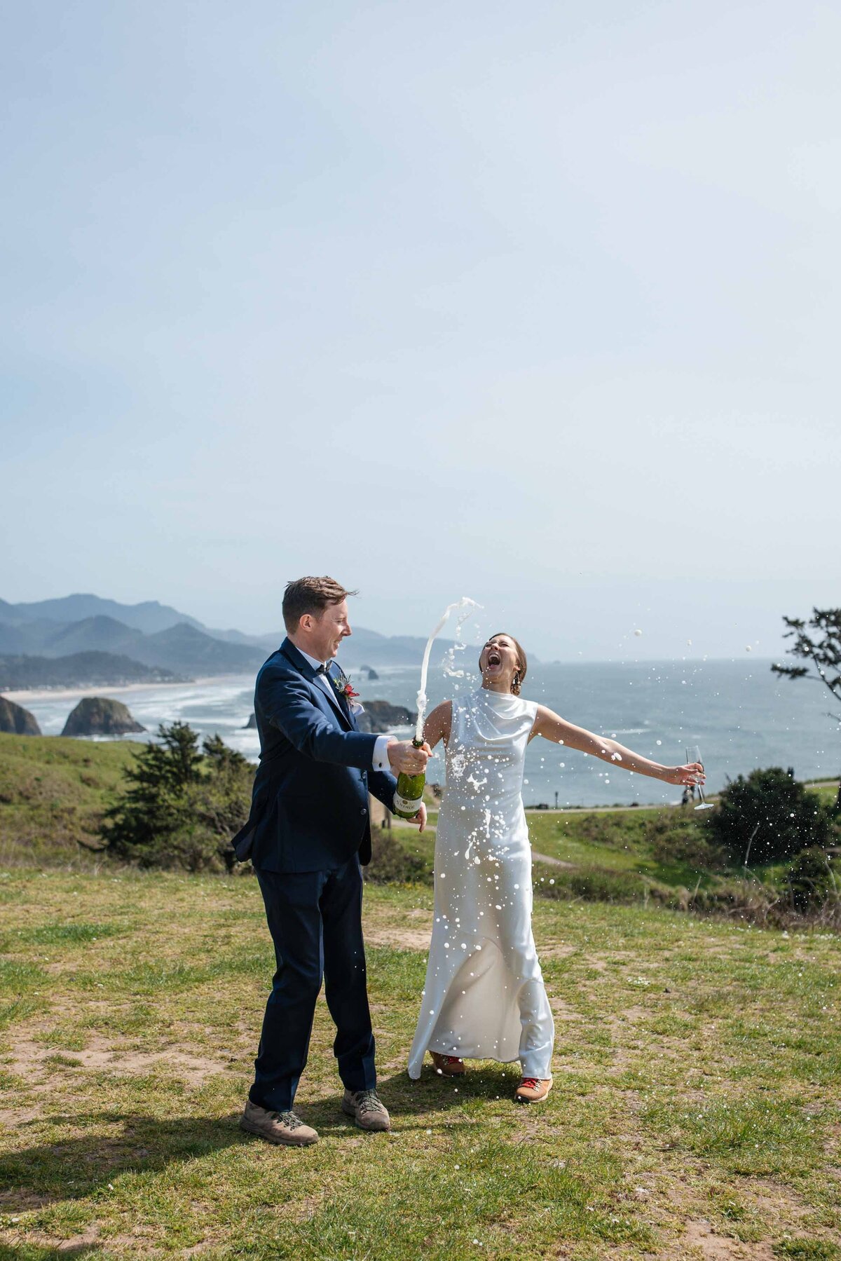 ecola-point-view-elopement-wedding-picnic-12