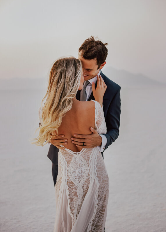 180830_Jenn&BenBridals_BonnevilleSaltFlatsUtah_AnjaJensenPhotography_001-084
