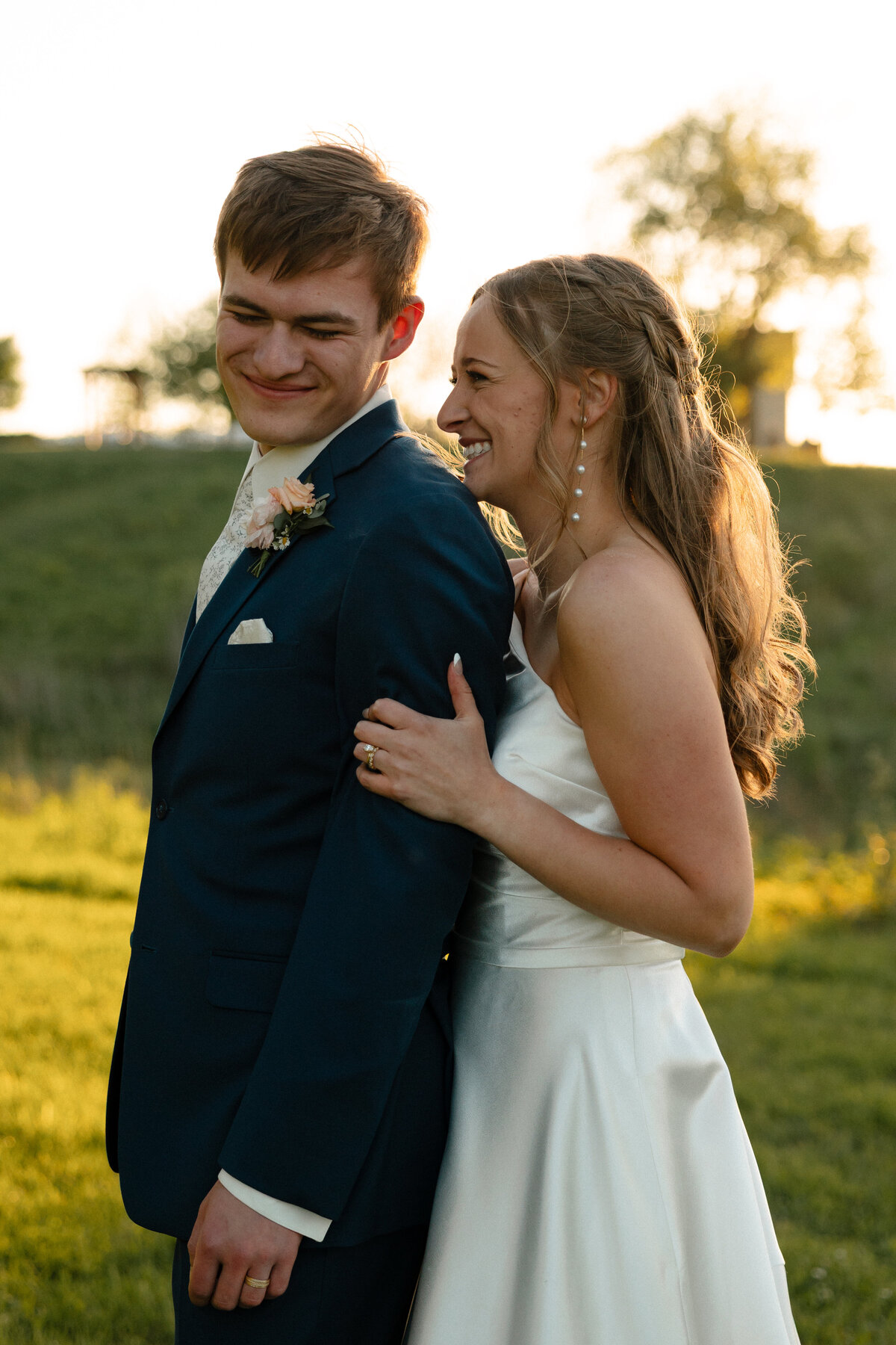 Sydney and Brant's Rustic Midwest Wedding Photography-707