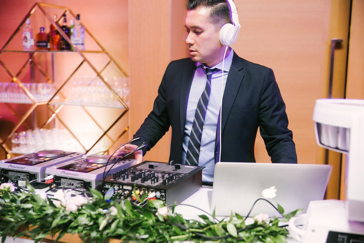 Toronto-Shangri-la-Wedding-Photographer-LauraClarkePhotos_0072