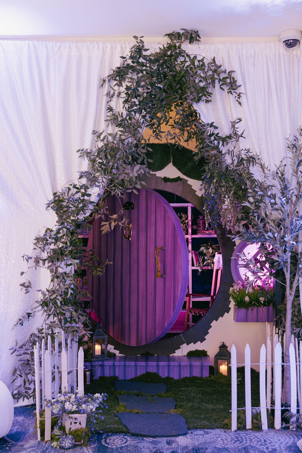 0106-HannahEignerDetails-TheoMiloPhoto
