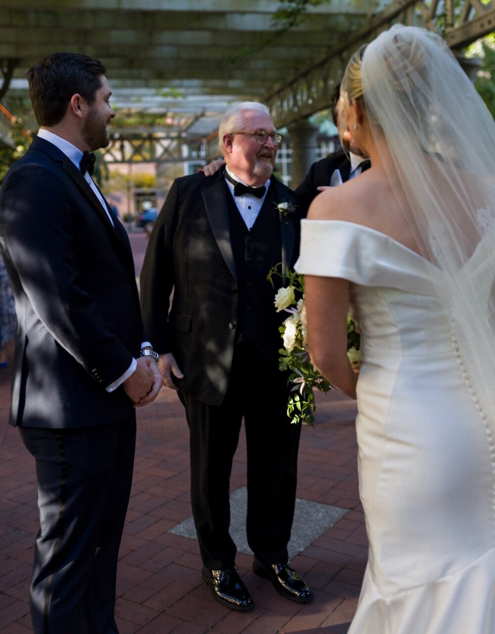 22024KateIlyaTheLanghamBostonHotelWeddingPhotosWeddingPhotosBostonSymulaMediaGroupBostonMassachusettsWeddingPhotographerNewEnglandWeddingPhotographyBostonWeddingPhotographerTrueToColorEditorialCinematic-102 Large