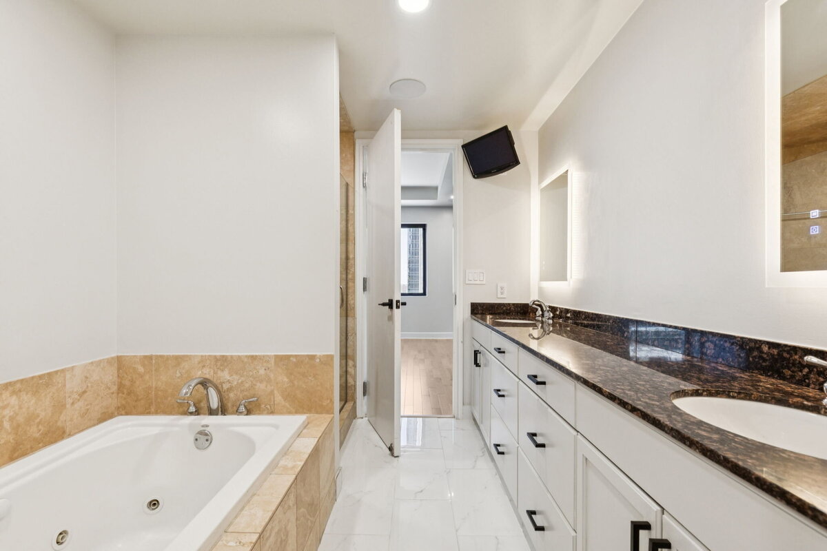 22-1505Elm_022