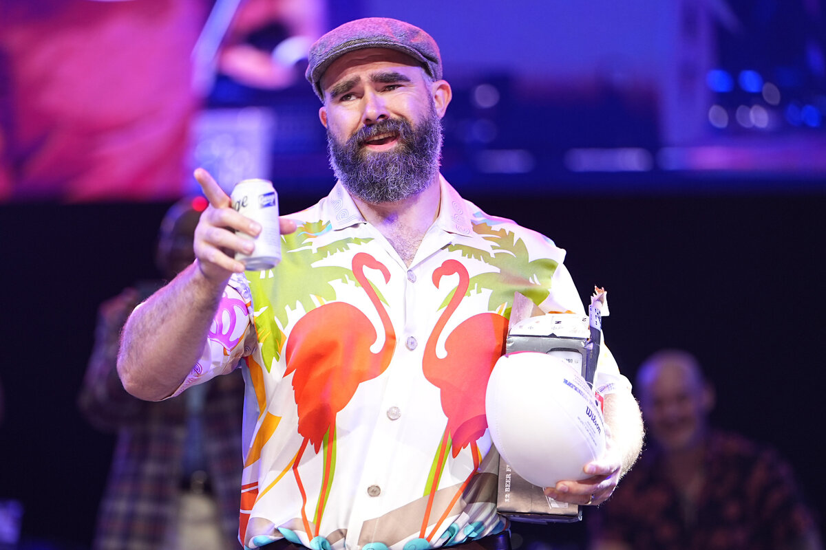 kansas-city-event-photography-0271-jason-kelce-on-stage