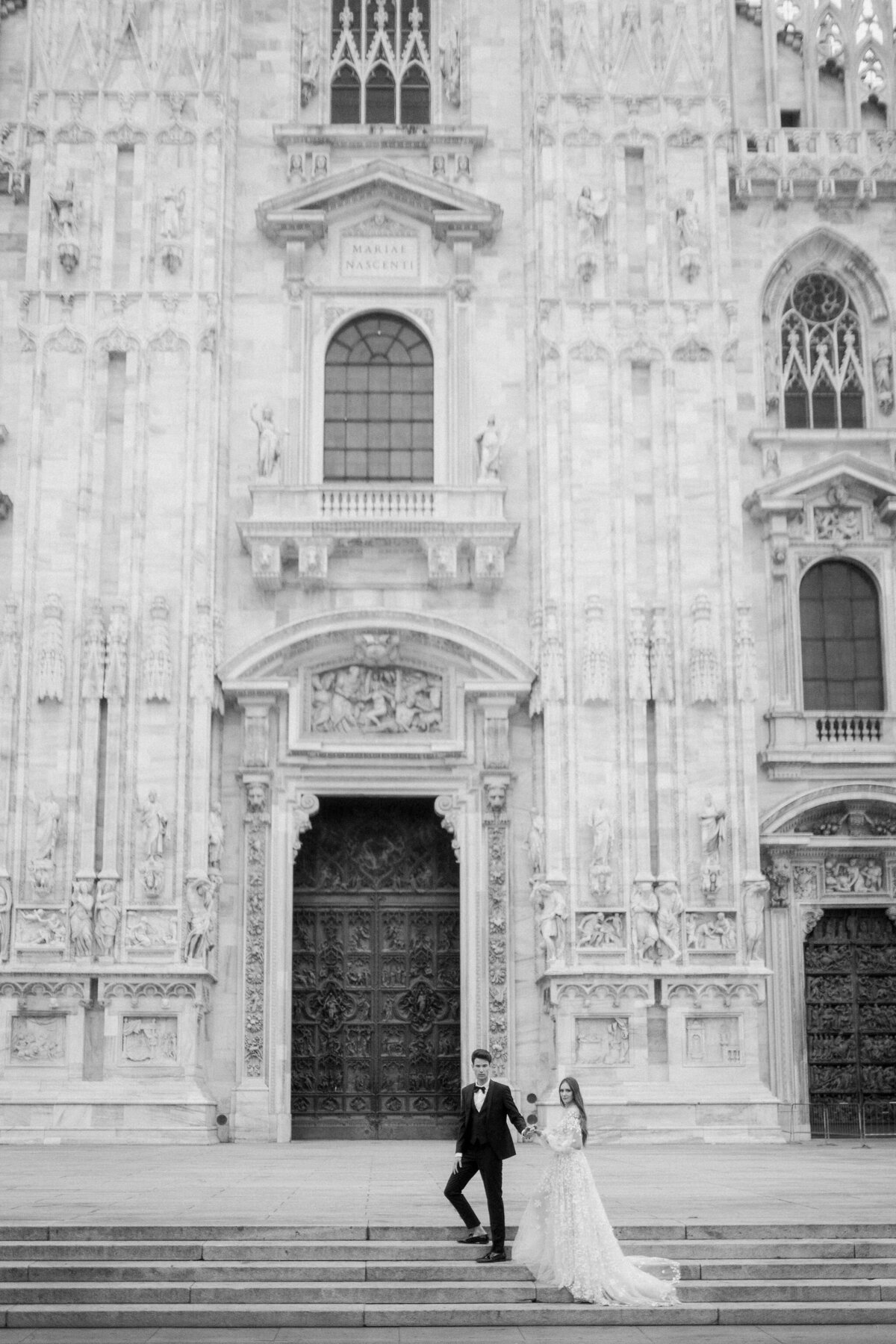 046-Milan-Duomo-Inspiration-Love-Story Elopement-Cinematic-Romance-Destination-Wedding-Editorial-Luxury-Fine-Art-Lisa-Vigliotta-Photography