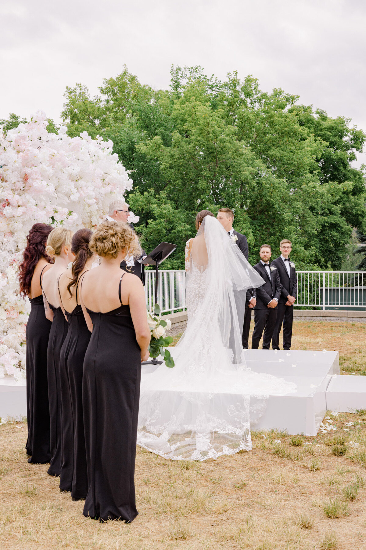 hannah-braden-ottawa-wedding-shaw-centre-2023-181