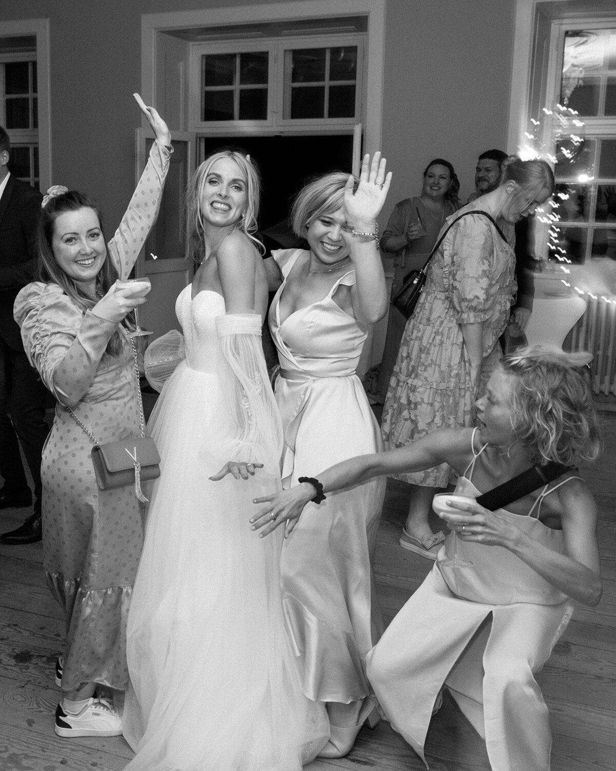 00005intimate-documentary-wedding-lisa-lark-photograph