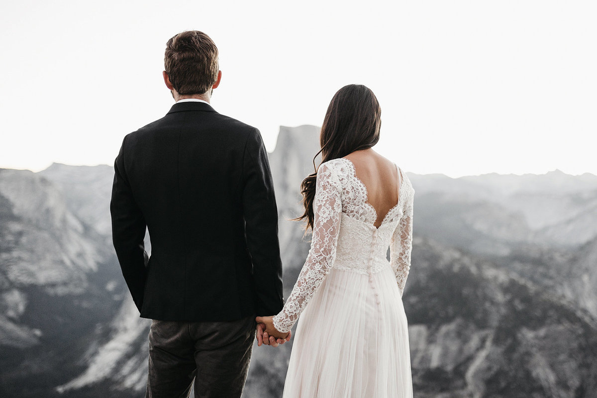 athena-and-camron-seattle-wedding-photographer-yosemite-elopement-engagement-sunrise-intimate-taft-point-valley-amy-kyle-3
