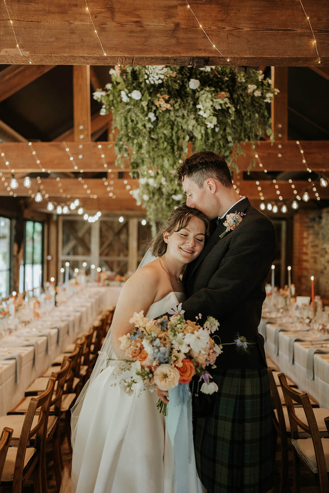 Issy-and-Bella-Floral-Design-Wedding-Florist-Herefordshire-Dewsall-Court-S-J45