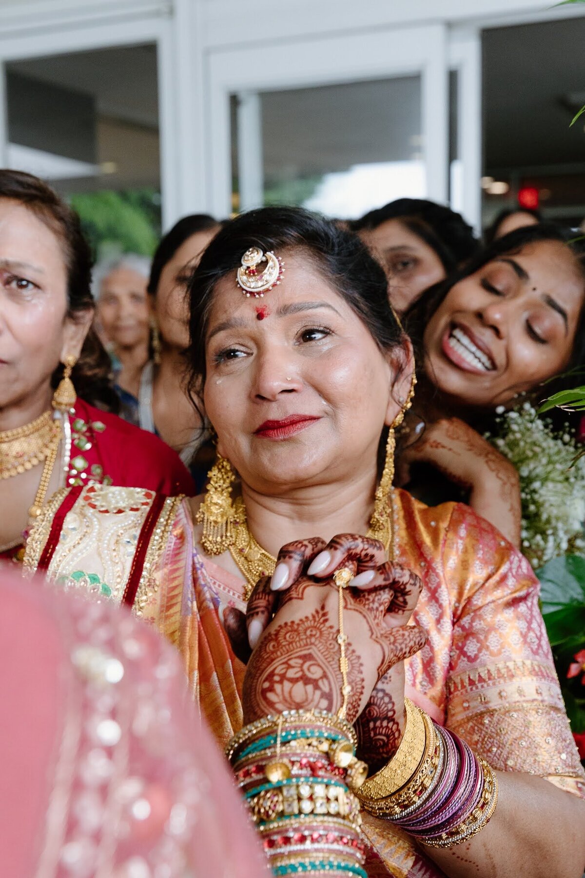 Nichole-Babiez-Photography-wedding-photographer-indian-wedding-photographer-mendhi-sangeet-baraat-luxury-chicago-illinois-marriott-schaumburg-95