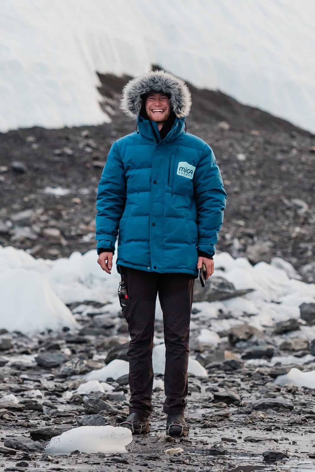 who-can-officiate-a-small-glacier-elopement-wedding-in-alaska-Soul-and-Sky-Weddings