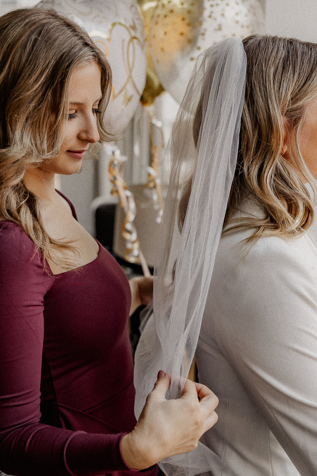 intimate wedding photographer brooklyn bridge