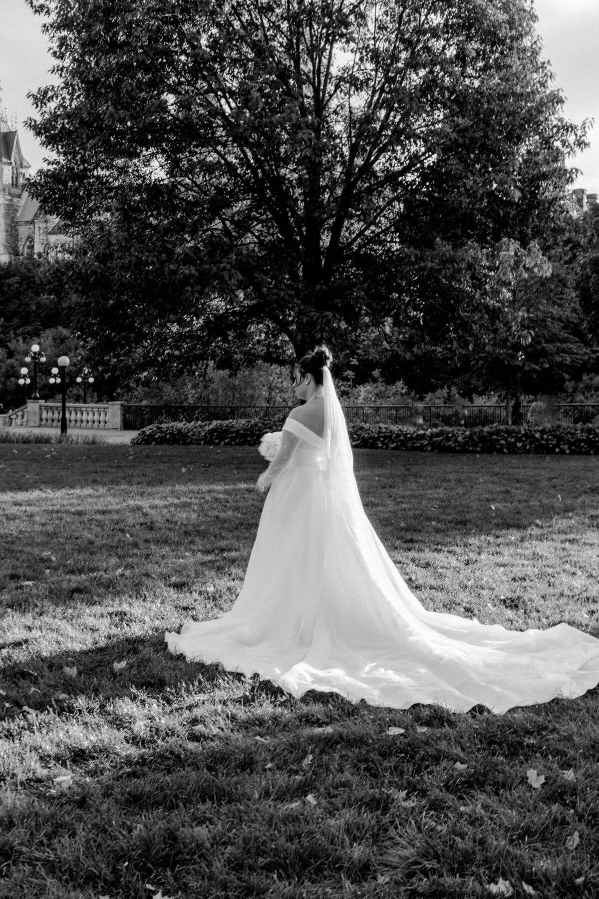 1075 Pascale and Nicolas NAC OBorn Room Wedding Downtown_Ottawa_Photography by Emma