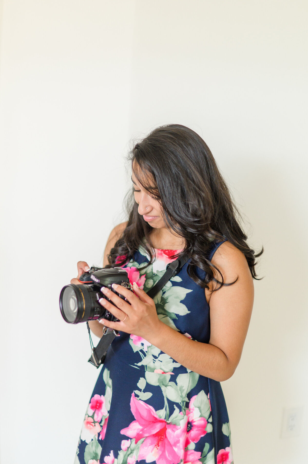 Manali Photography is a Charlottesville based photography educator, brand photographer, and multicultural wedding photographer. In her brand session, we dove deep into all of her behind the scenes processes to tell the story of her unique creative brand.