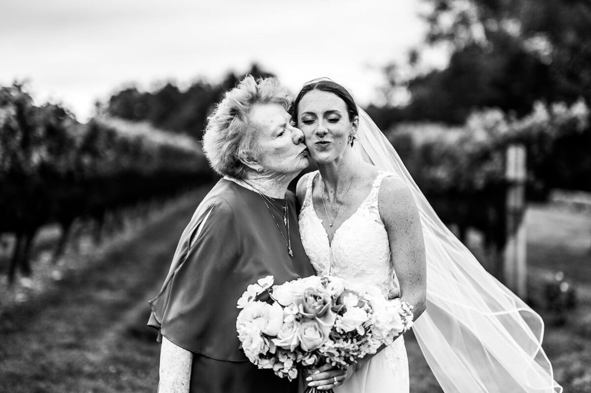 jonathan-edwards-winery-wedding-margit-anne-photography-11