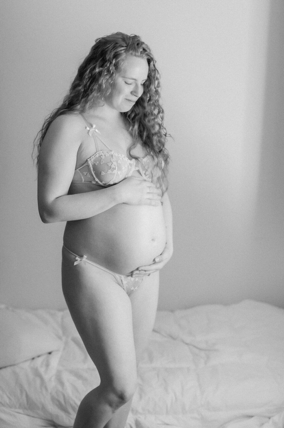 intimate-maternity-boudoir-session-60