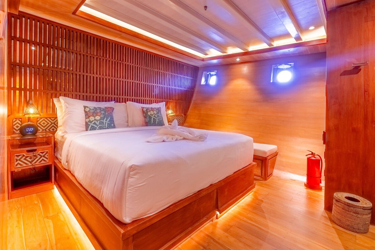 Sanctuary Luxury Yacht Bali - cabin 3 lower deck-4