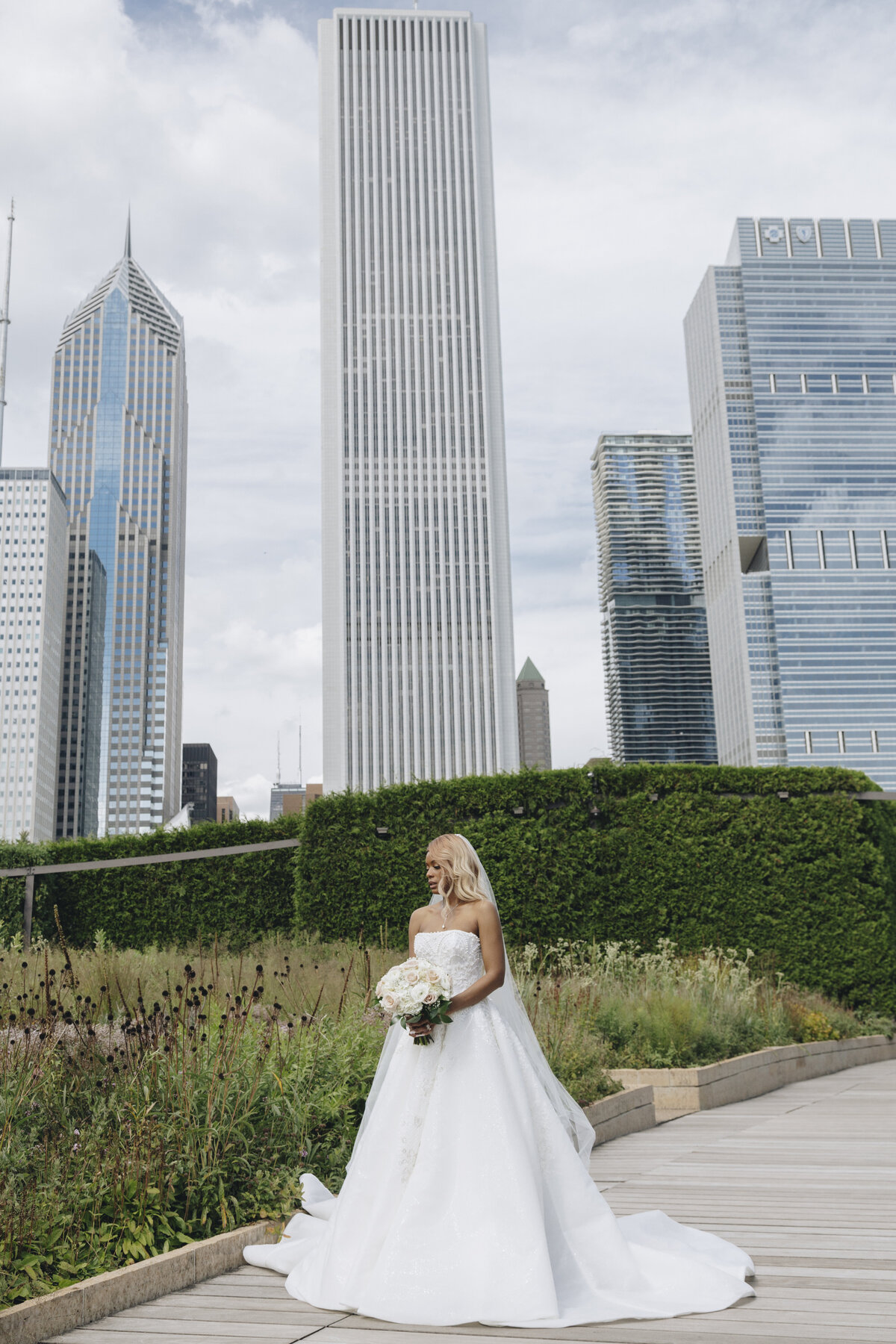 fall-multicultural-wedding-millennium - park-chicago