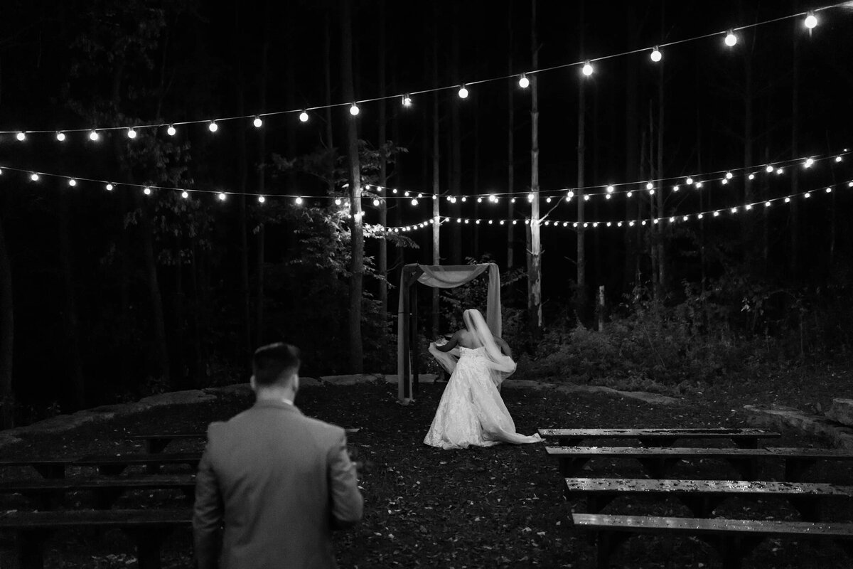 galena+illinois+wedding+photographer+photography+oak+hill+farms+black+and+white+twinkle+lights