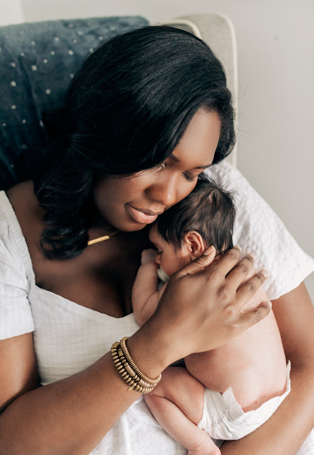 mother-and-newborn-photography