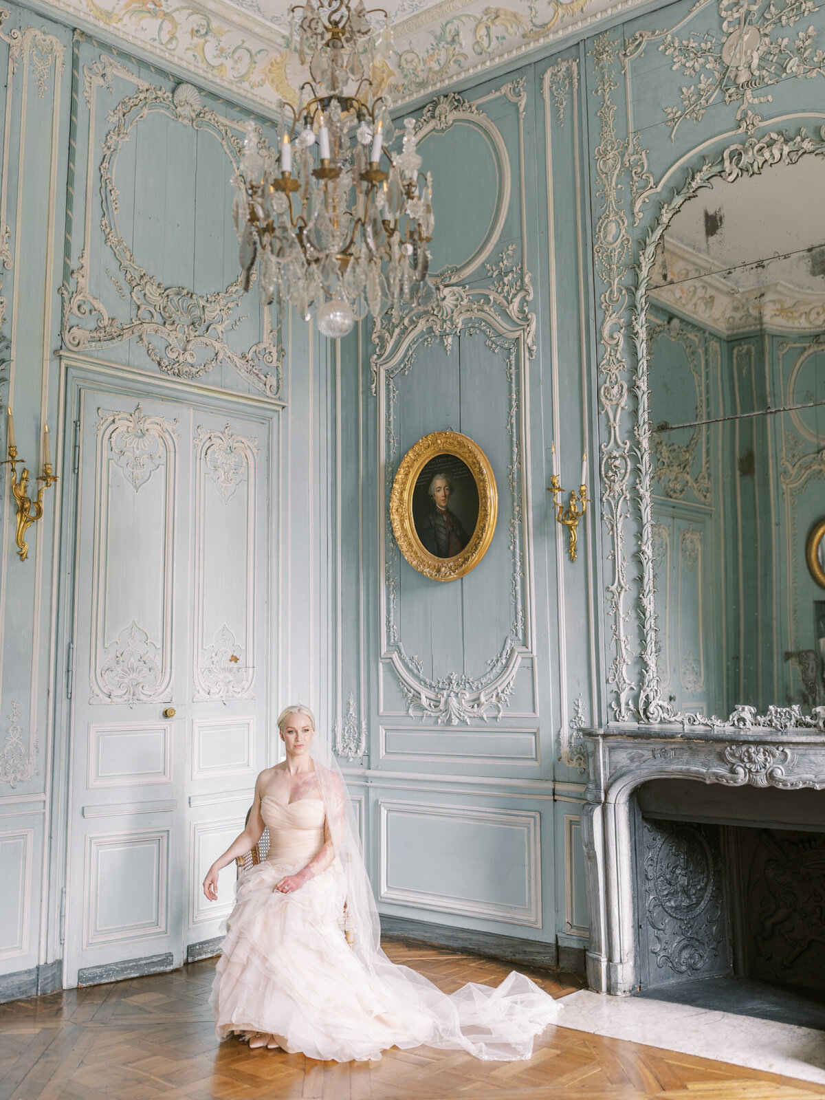 Jennifer Fox Weddings English speaking wedding planning & design agency in France crafting refined and bespoke weddings and celebrations Provence, Paris and destination Laurel-Chris-Chateau-de-Champlatreaux-Molly-Carr-Photography-38
