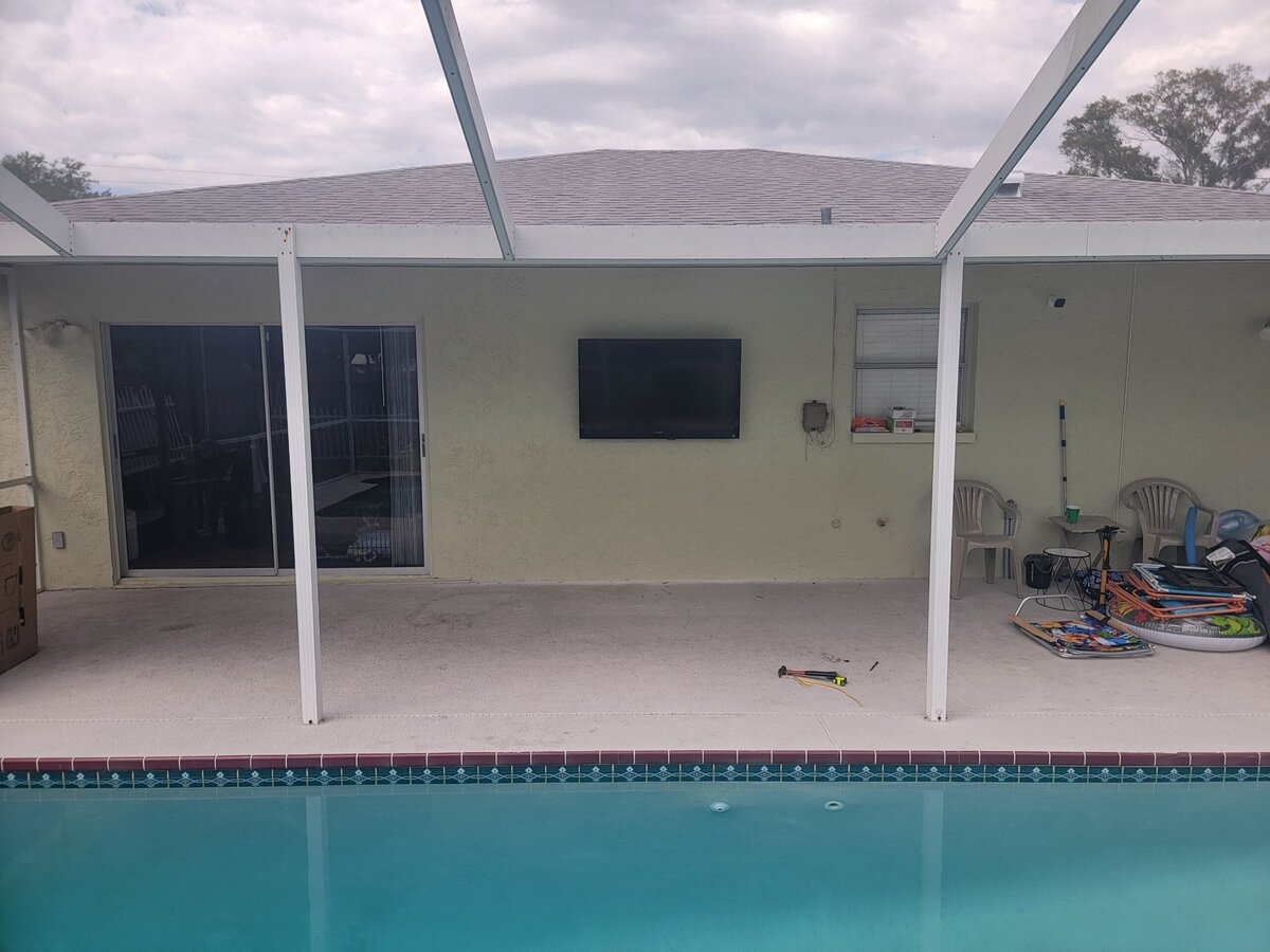 South Tampa outdoor TV mounting