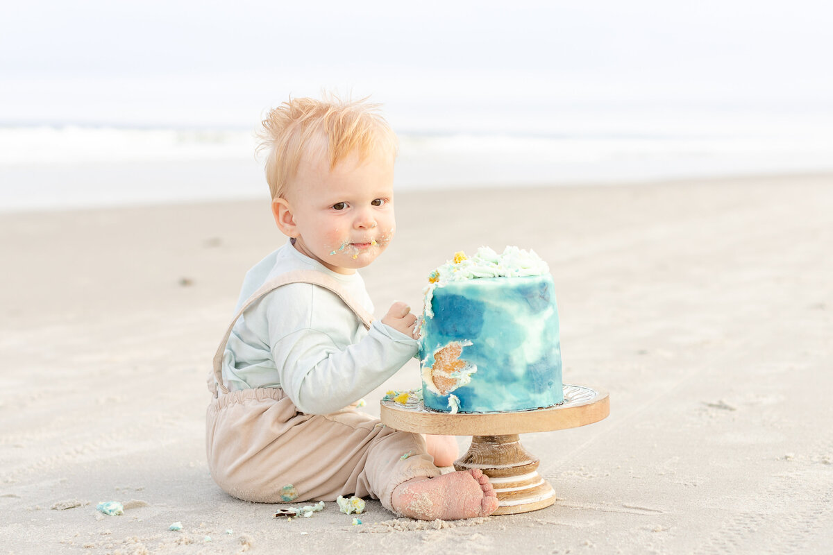 cake smash session of boy on the beach in Florida