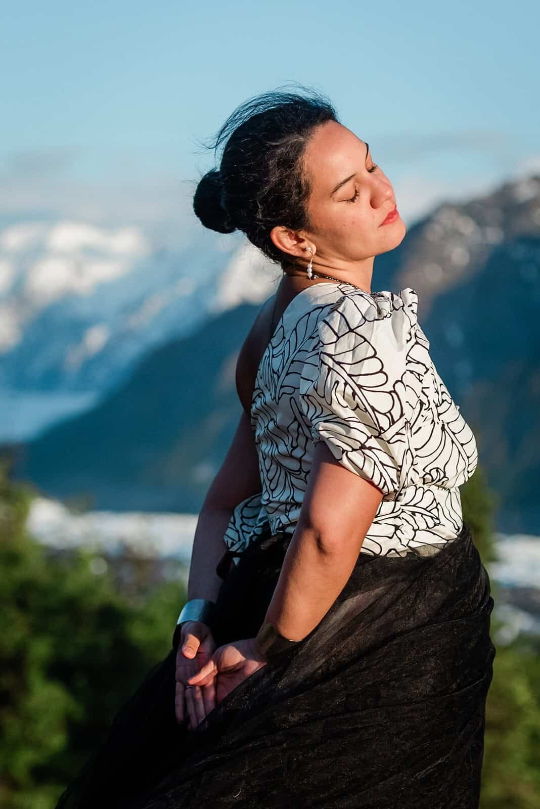 luxury-alaska-elopement-with-private-glamping-and-glacier-helicopter-access-Soul-and-Sky-Weddings