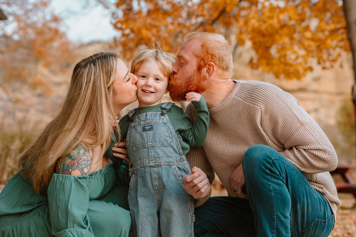 longmont-family-photographers-fun-colorful-candid