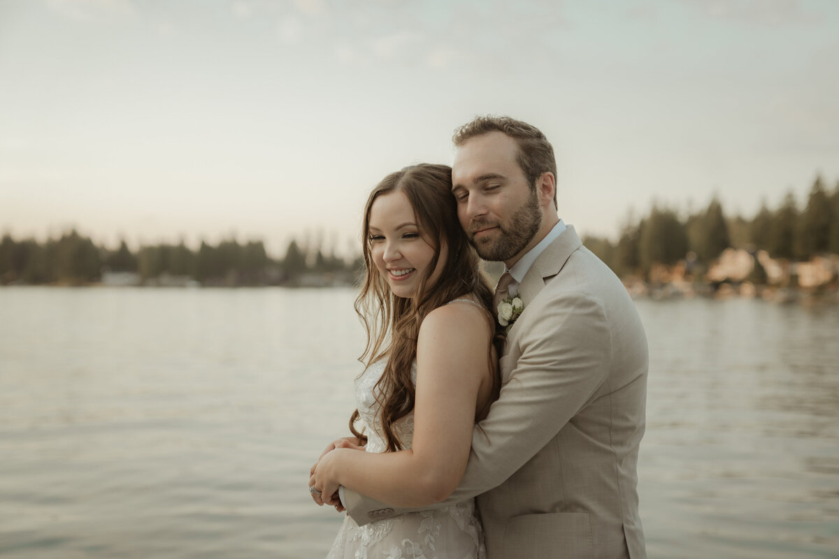 Stephanie-Chase-Wedding-at-the-Lake-Tapps-Bonney-Lake-Seattle-Amy-Law-Photography-114