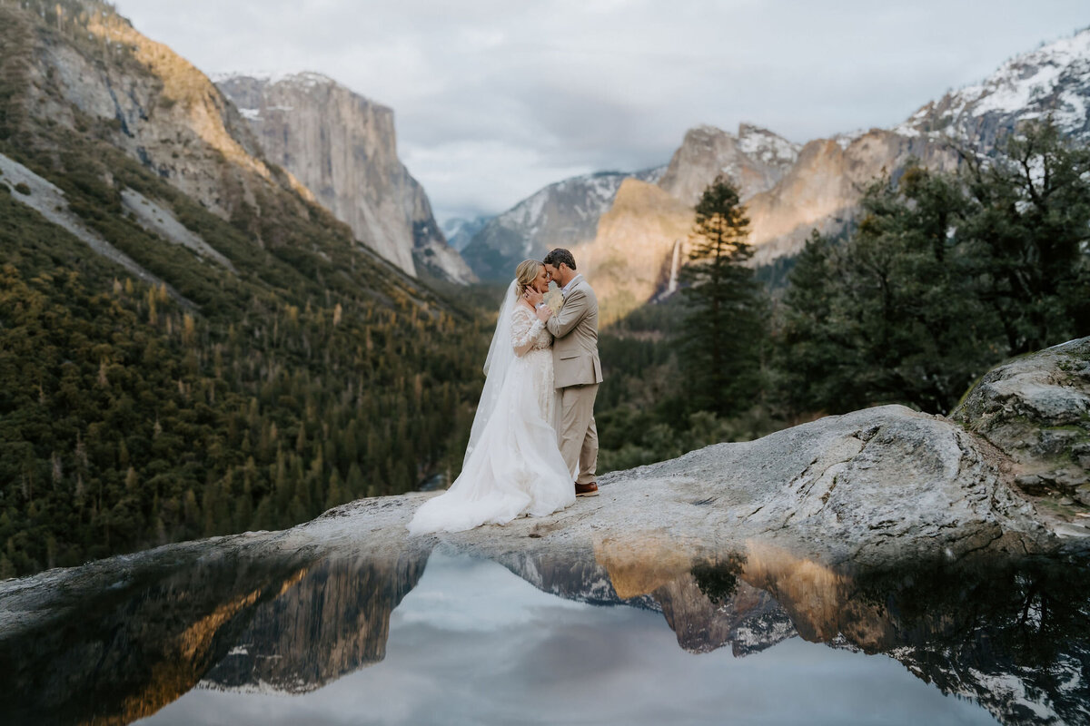 Tunnel View Yosemite elopement at sunset