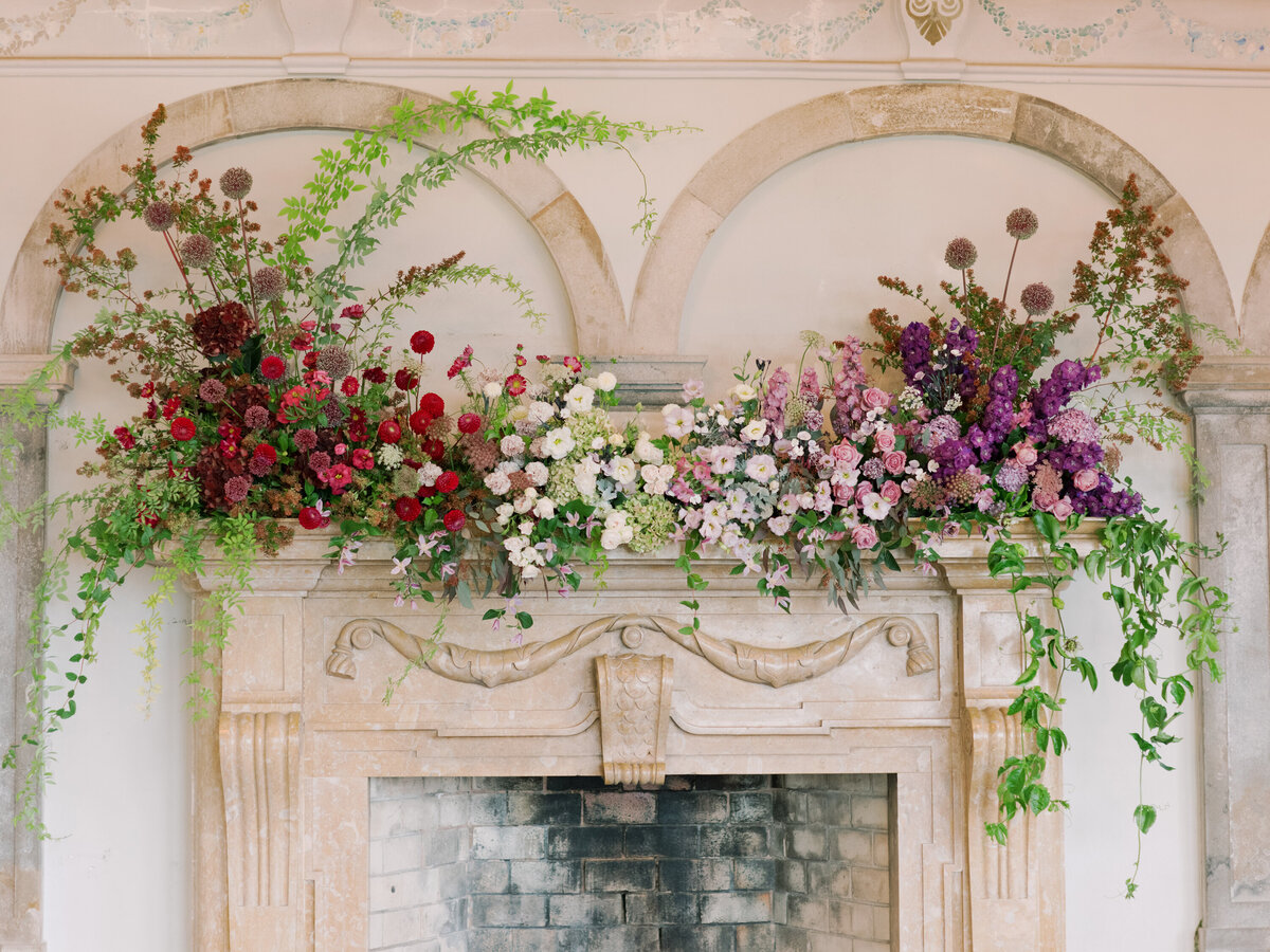 casa-dos-penedos-portugal-wedding-purple-pink-white-ceremony-altar-flowers