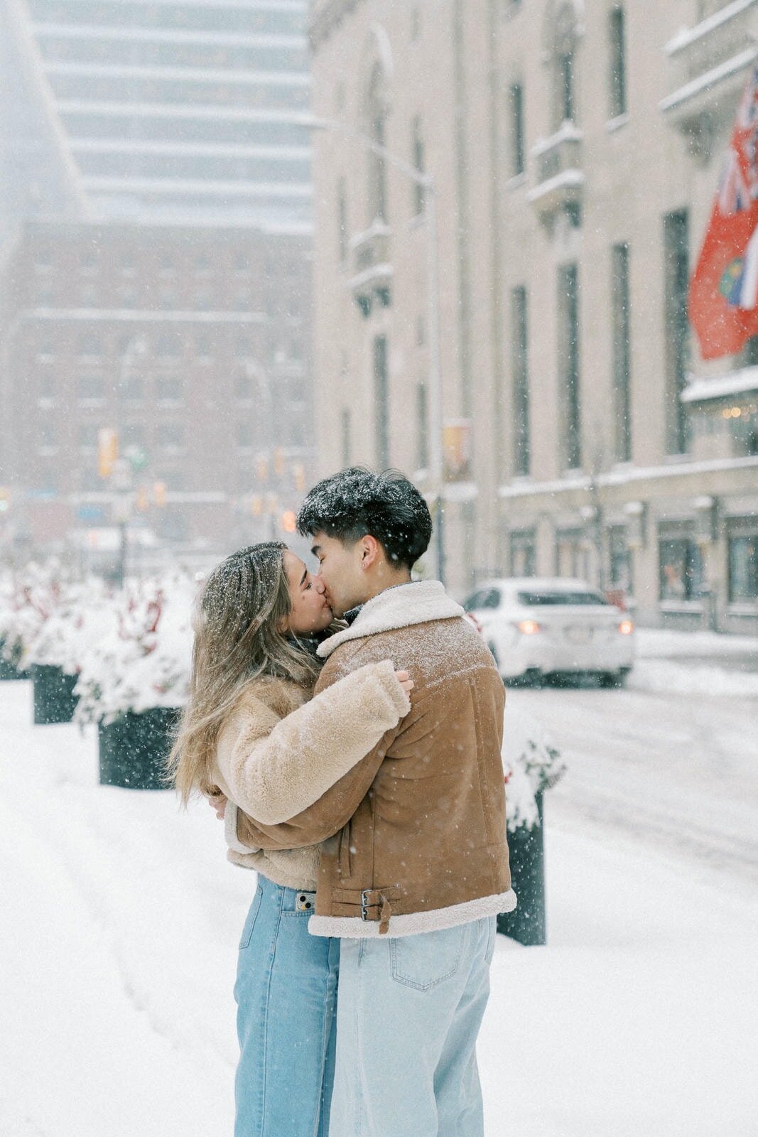 E10-Winter-snowy-engagement-photoshoot-in-Toronto-Zhan-and-Tina-2025-02-16-2500px-1004