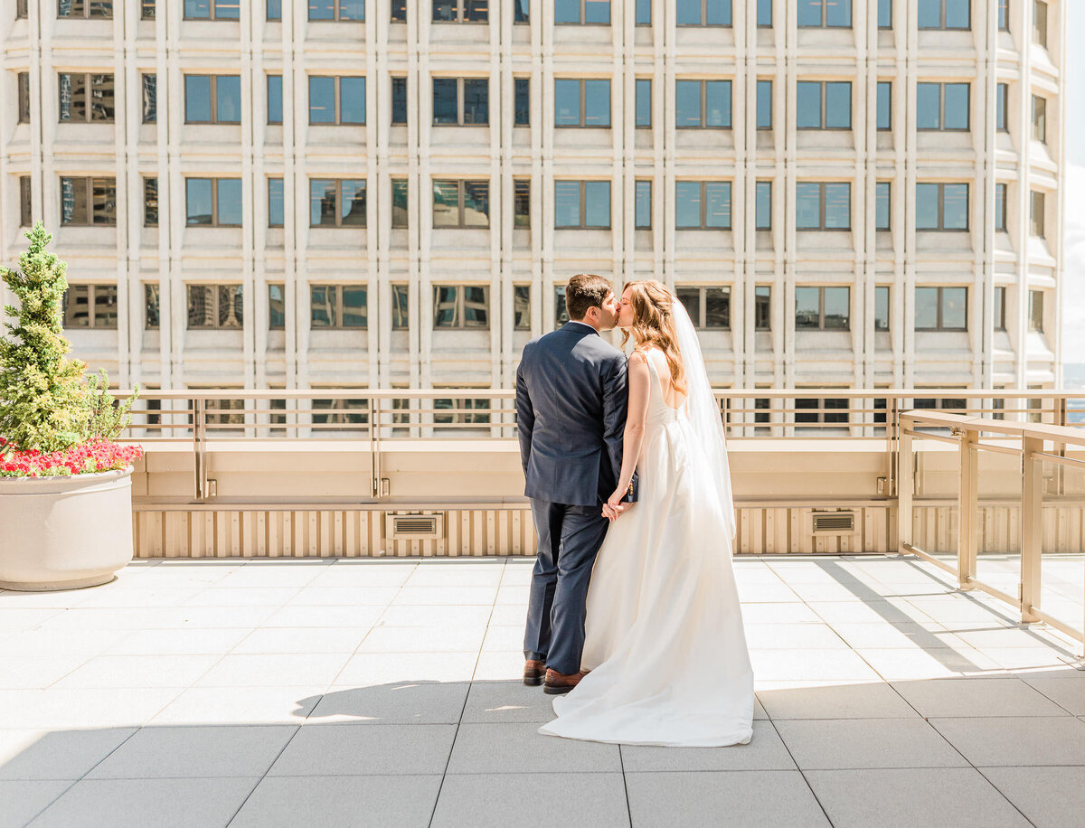 Seattle_wedding_photographer_hotel_1000-35