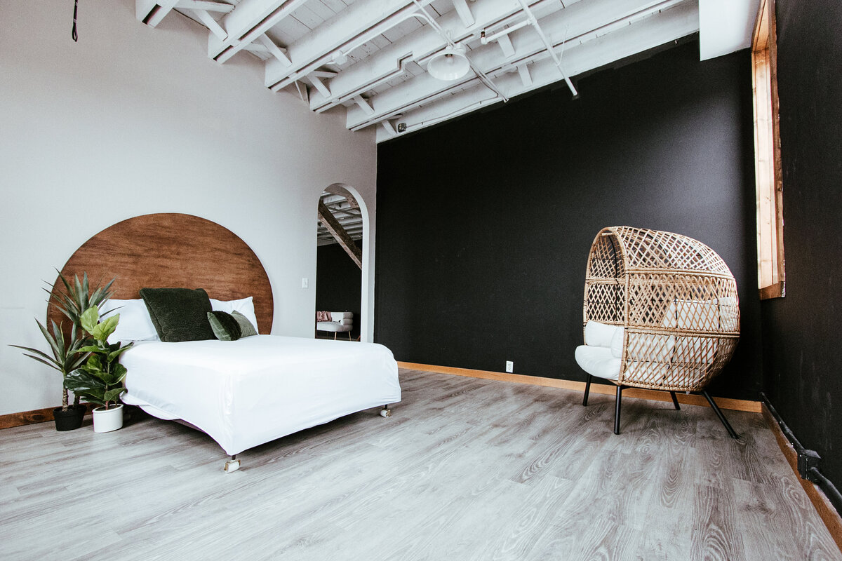 12.26.24-Rachel-DesJardins-Photography-The-Hive-House-Spring-And-Full-Studio-20