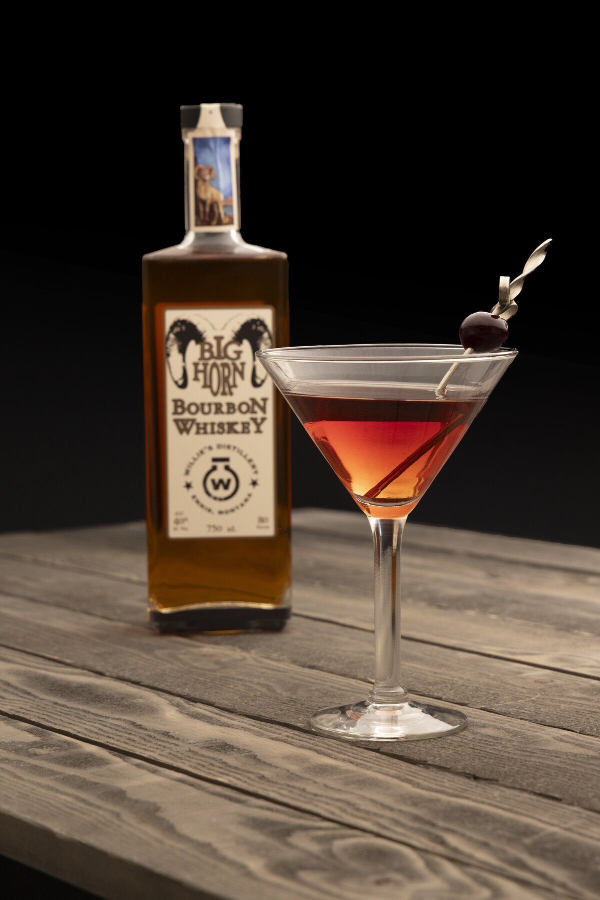 Shanna-Mae-Photography-Montana-Photographer-Business-Brand-Product-Food-Beverage-Distillery-Cocktails-Drinks-WilliesHuckleberry-Rye-Whiskey-Bourbon-Vodka-Moonshine-022