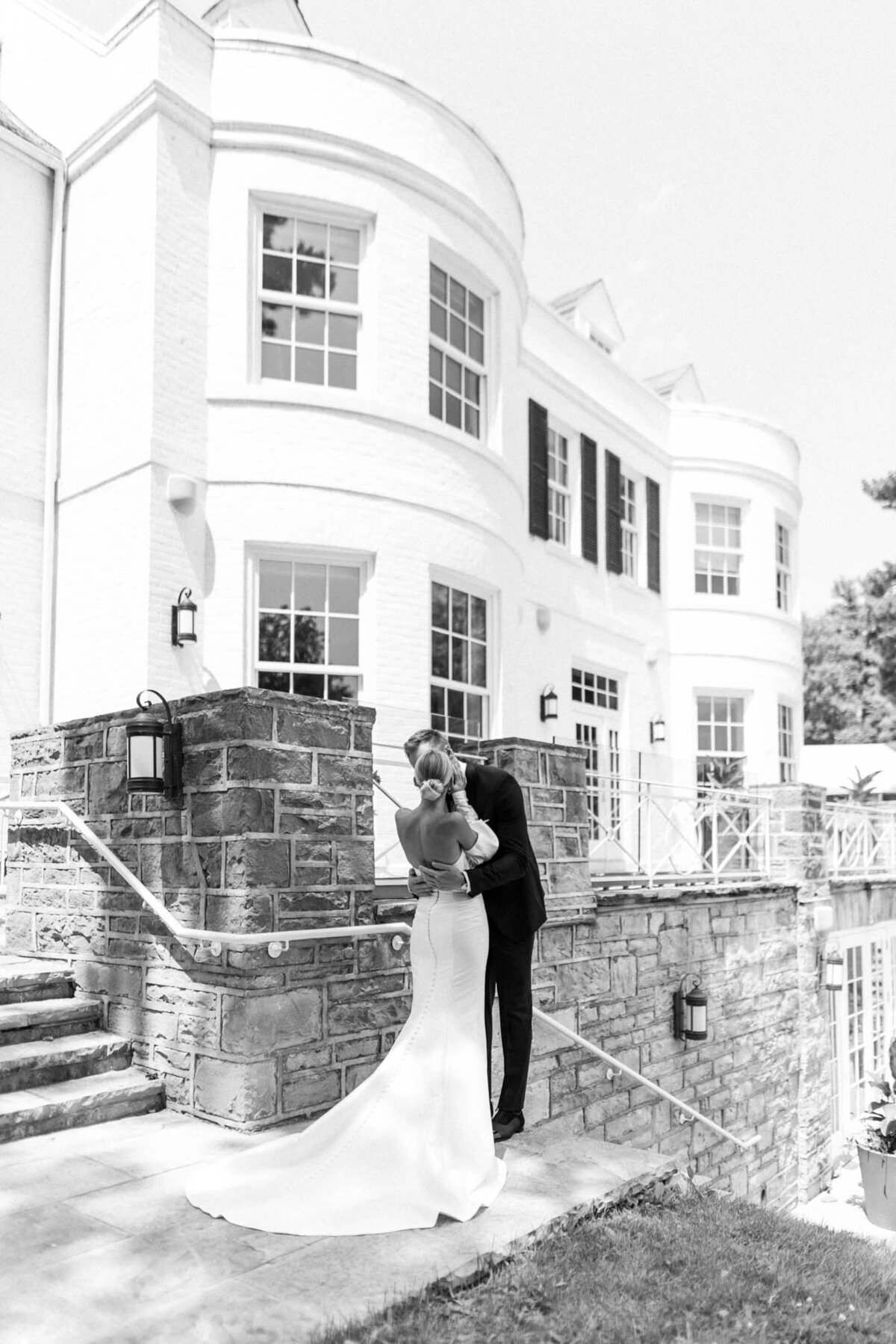 515-Harding-Waterfront-Estate-Toronto-Canada-Claire-Lawson-Crouse-Wedding-17