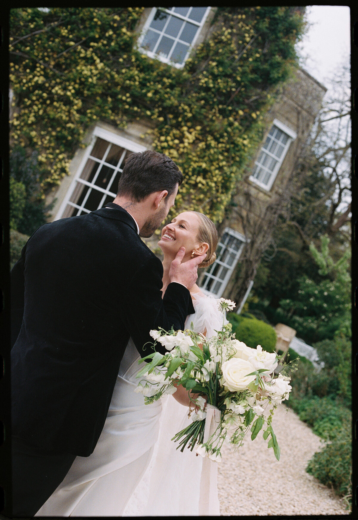 Cotswolds-England-Wedding-Photographer124