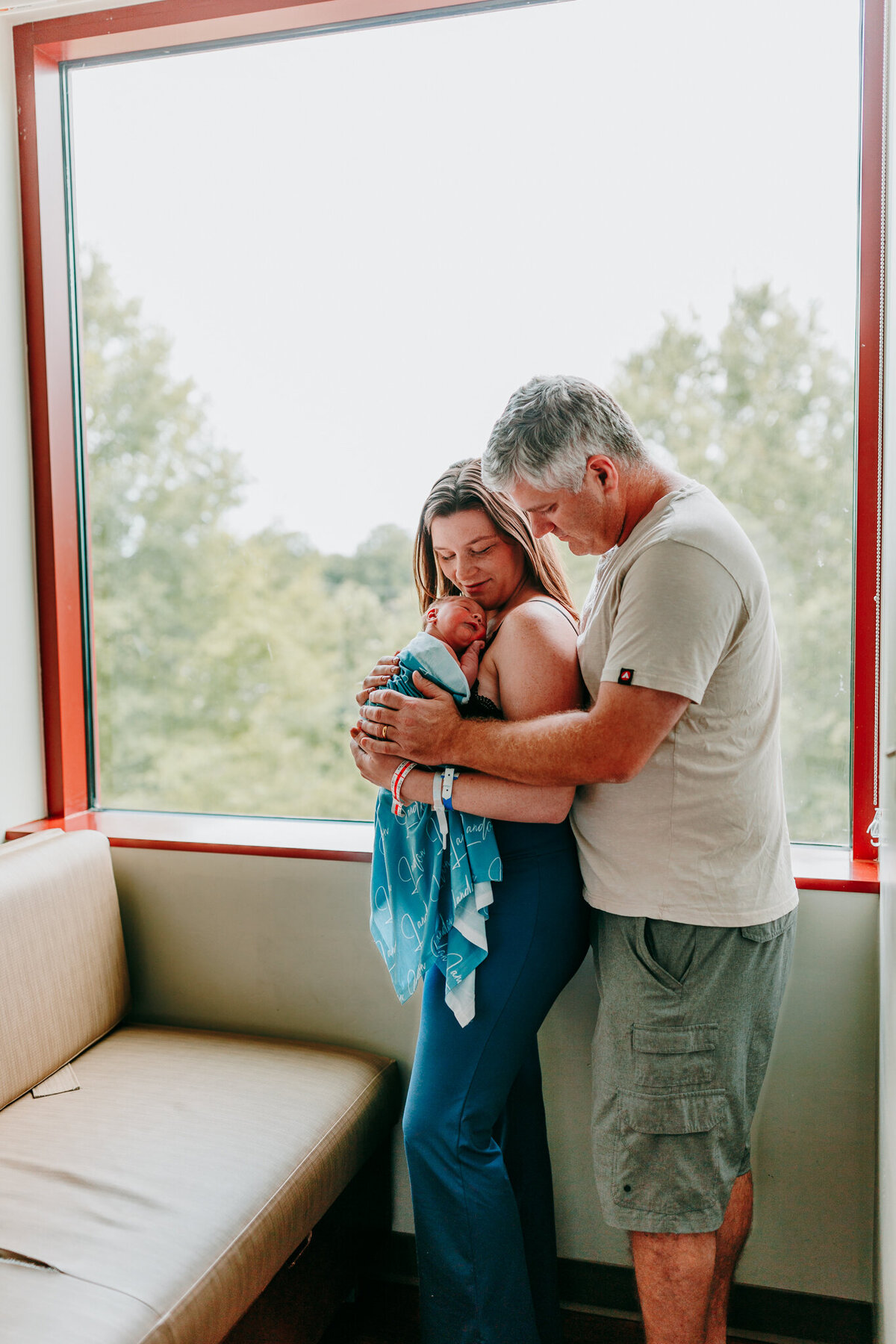 best NW Arkansas fresh 48 portraits, fresh 48 photoshoot Rogers Arkansas, newborn photographer near me, newborn photography Rogers AR, Northwest Arkansas fresh 48 photography