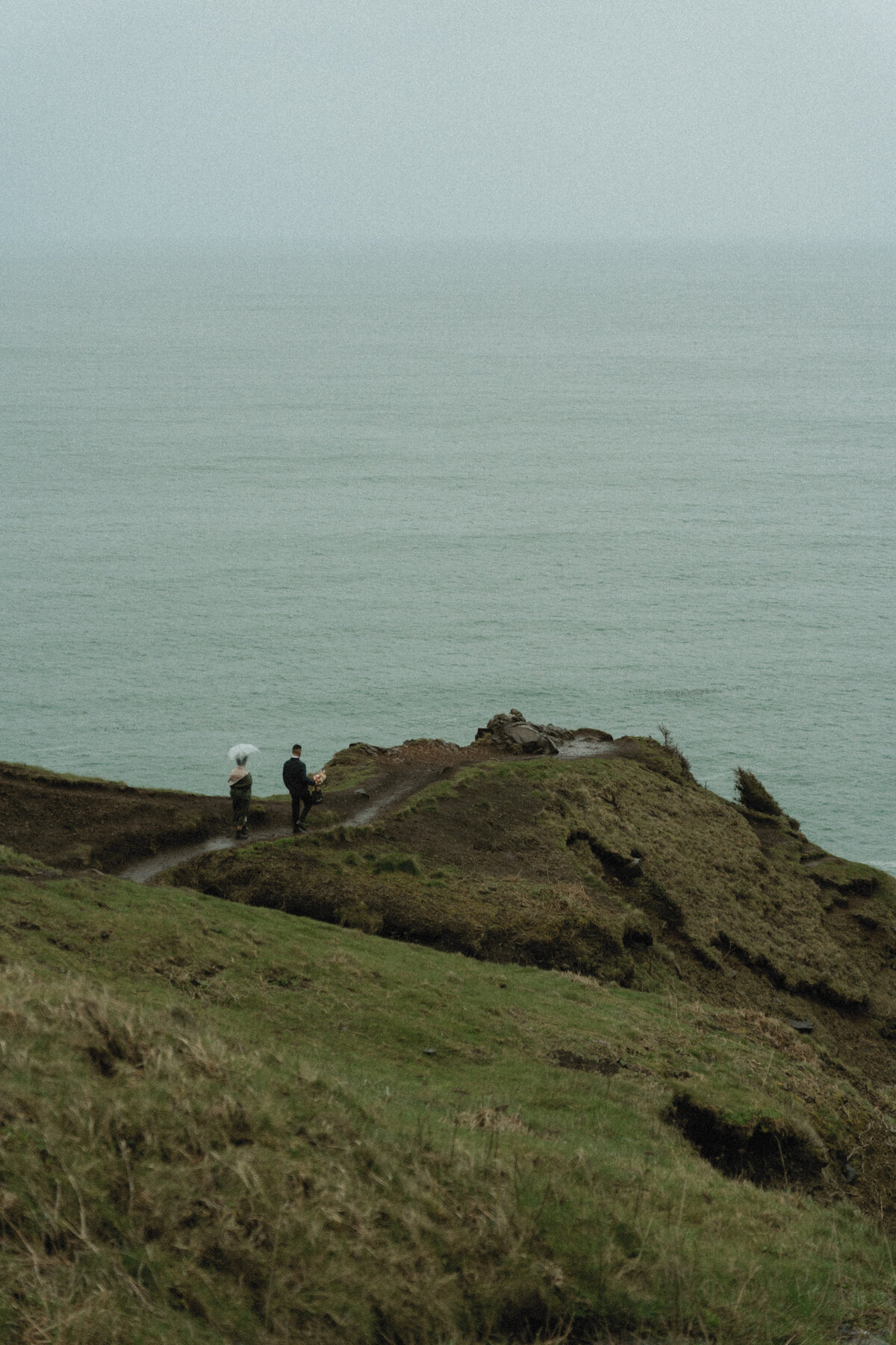 elopement oregon cliff - lizarrietaphotography-99