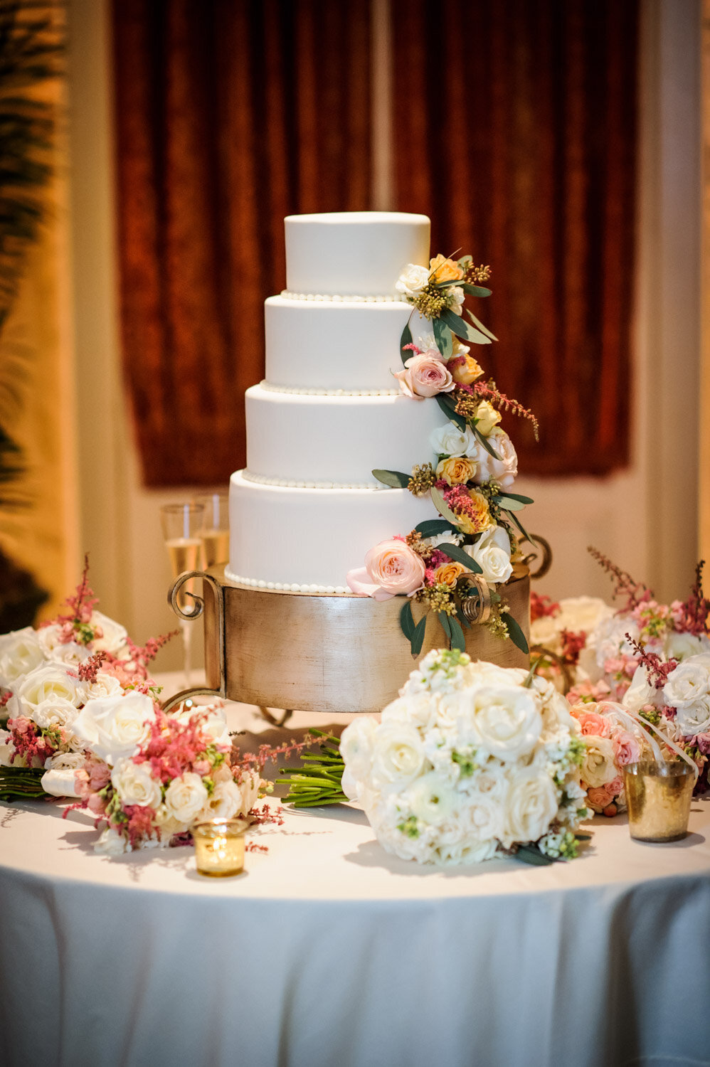Wedding cake table