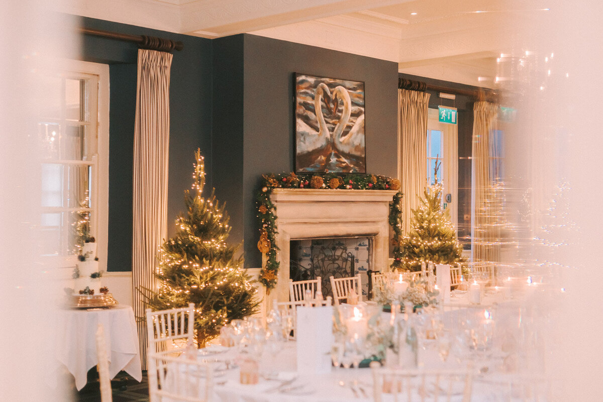 The Swan Hotel Cotswolds Wedding - Dita Bowen Photography-70