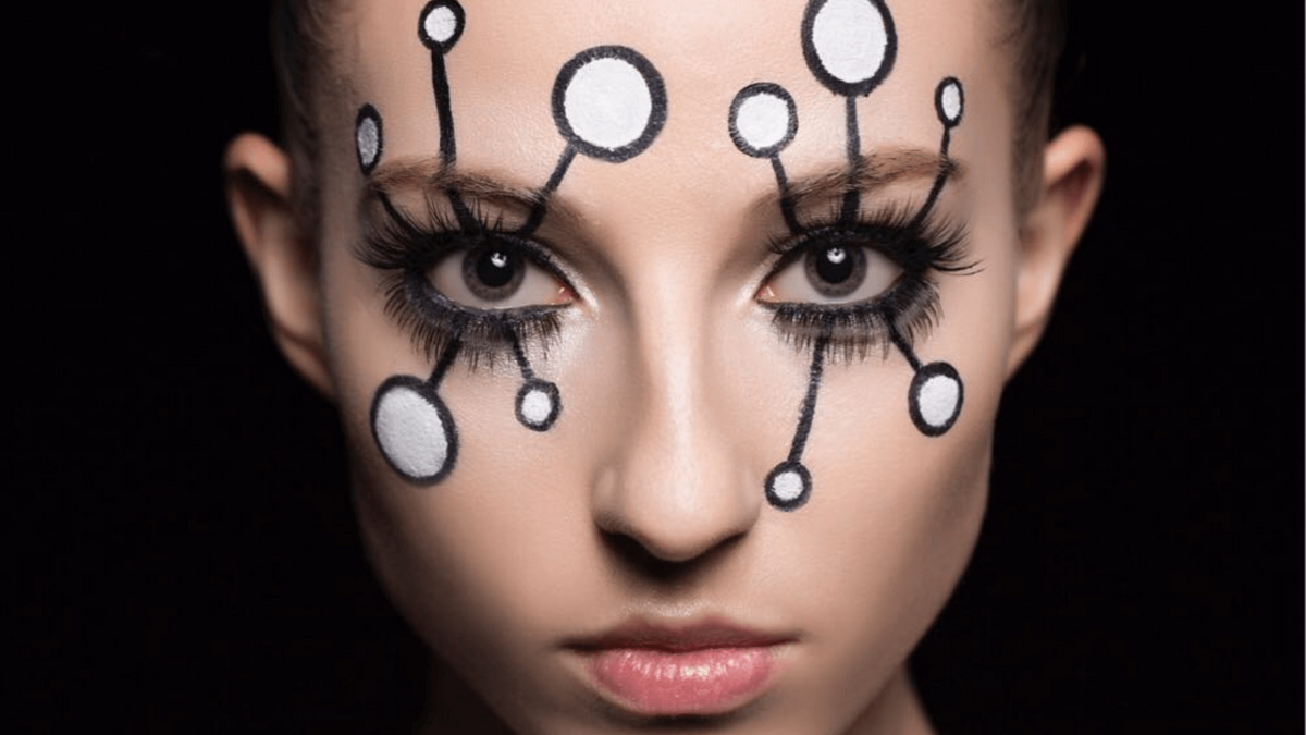 Black and white circles - Makeup by Molly