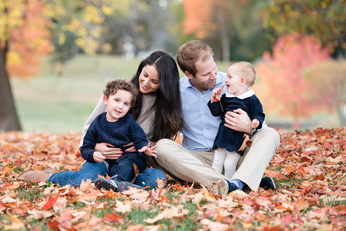 Family-Outdoor-Park-Fall-Leaves-Rye-Westchester-New-York-Photographer-001