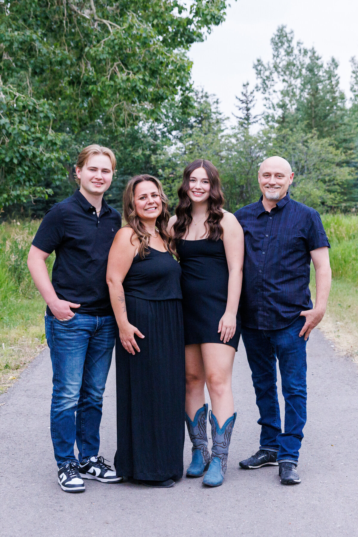 Calgary-outdoor-family-photos-Kate-Daniel-Photography-24