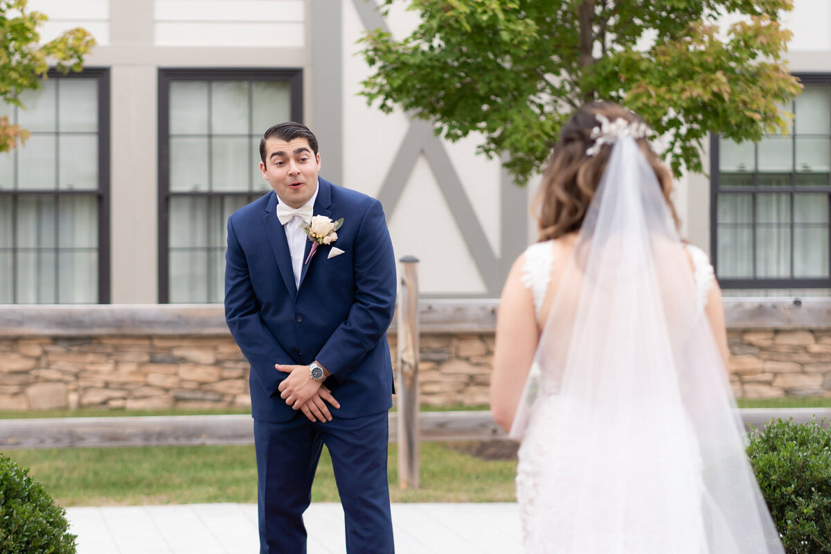 First-Look_Hershey-Wedding_015-Edit