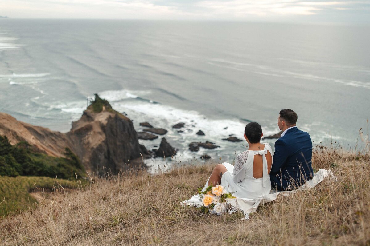 gods-thumb-elopement-oregon-coast-hike-31